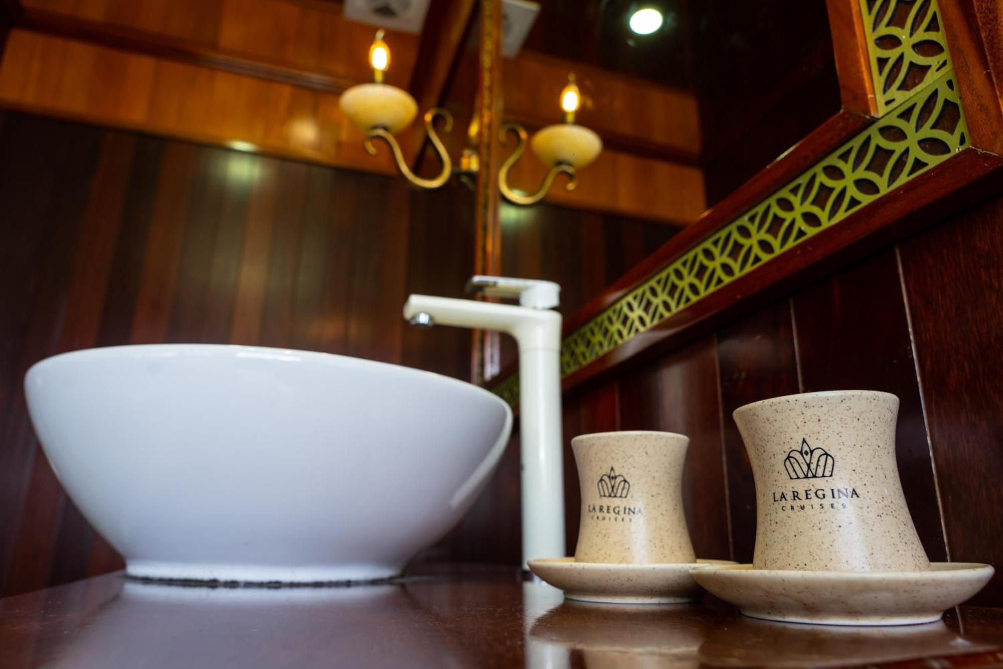 La Regina Royal Cruise Hạ Long